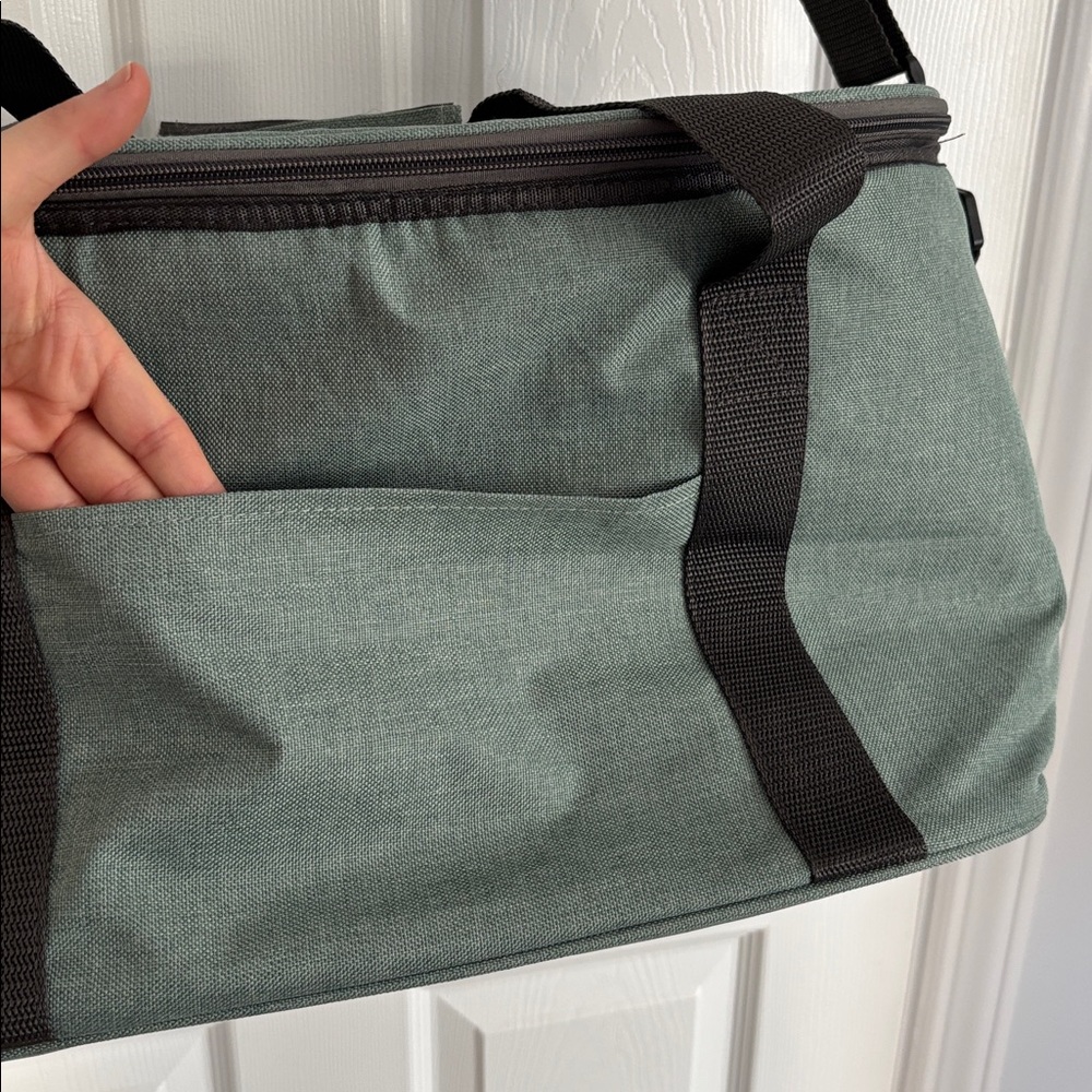 DSW Green and Grey Insulated Duffle Cooler - Picture 3 of 12